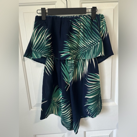 NWT Reverse Romper. Size XS. - Picture 3 of 6